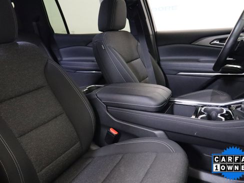 Used 2025 Chevrolet Traverse LT image 20