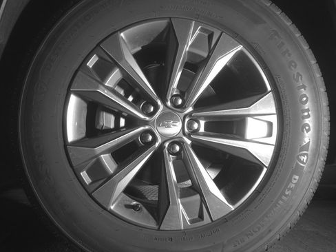 Used 2025 Chevrolet Equinox LT FWD image 12