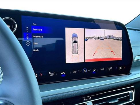 New 2025 Chevrolet Traverse LT w/ Driver Confidence Package image 15