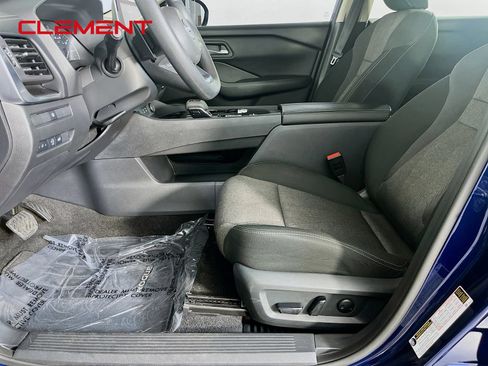 Used 2024 Nissan Rogue SV FWD image 27