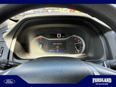 Used 2017 Honda Pilot EX image 11