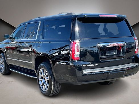 Used 2020 GMC Yukon XL Denali image 4