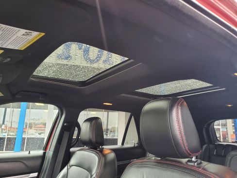 Used 2018 Ford Explorer Sport w/ Equipment Group 401A image 16