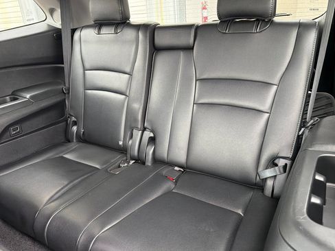 Used 2019 Honda Pilot Touring image 14