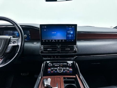 Used 2022 Lincoln Navigator L Reserve AWD/4WD image 6