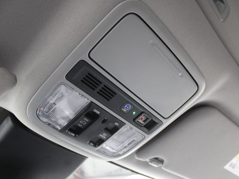 Used 2024 Honda Odyssey Elite image 18