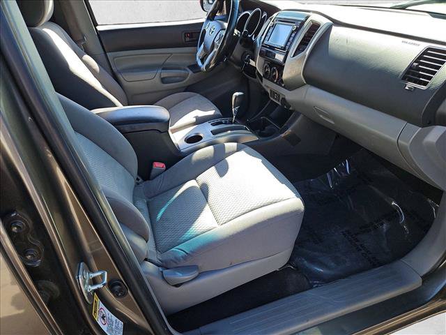 Used 2014 Toyota Tacoma PreRunner w/ SR5 Package RWD image 19