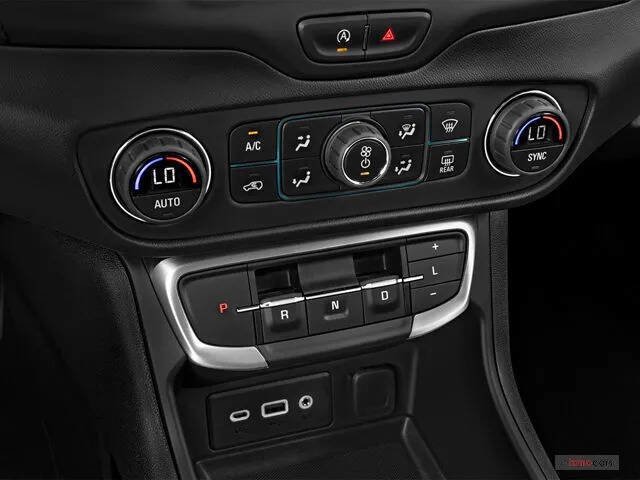 Used 2023 GMC Terrain Denali w/ Denali Premium Package AWD/4WD image 16