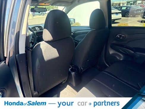 Used 2016 Nissan Versa SV w/ SV Appearance Package FWD image 9