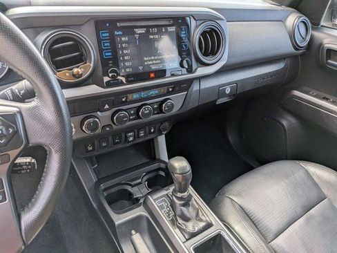 Used 2019 Toyota Tacoma TRD Off-Road image 21