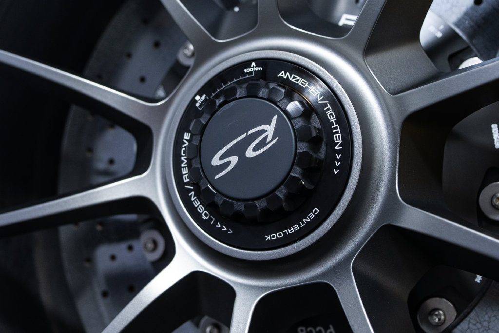Certified 2018 Porsche 911 GT2 RS RWD image 15