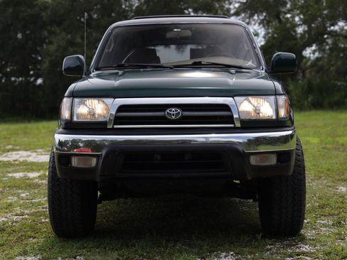Used 2000 Toyota 4Runner SR5 w/ Upgrade Value Pkg 2 RWD image 17