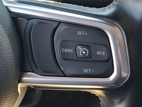 Used 2021 Jeep Gladiator Overland w/ Popular Equipment Package AWD/4WD image 23
