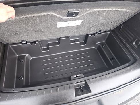 Used 2023 Chevrolet Traverse LT w/ LPO, Floor Liner Package AWD/4WD image 27