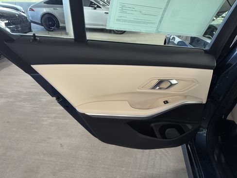 Certified 2025 BMW 330i Sedan w/ Convenience Package image 15