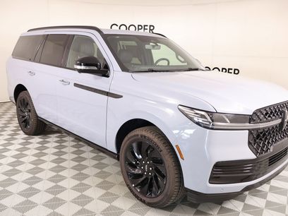 New 2025 Lincoln Navigator Reserve w/ Jet Appearance Package
