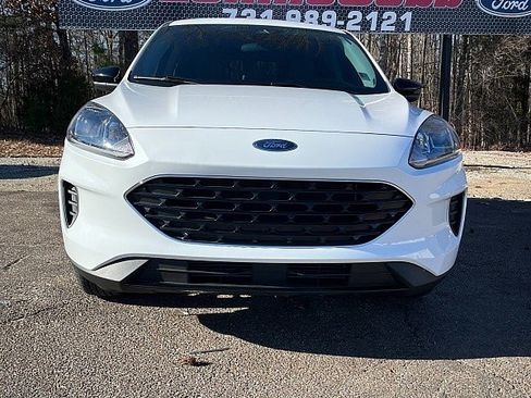 Used 2022 Ford Escape SE w/ SE Sport Appearance Package image 2
