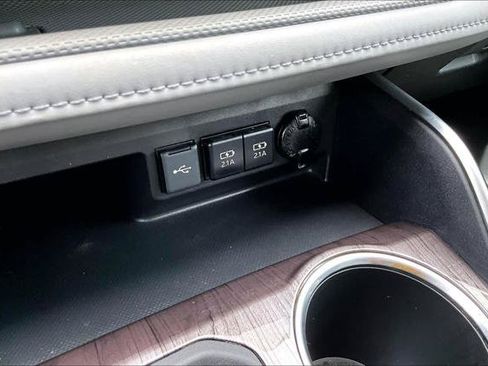 Used 2021 Toyota Highlander Platinum AWD/4WD image 32