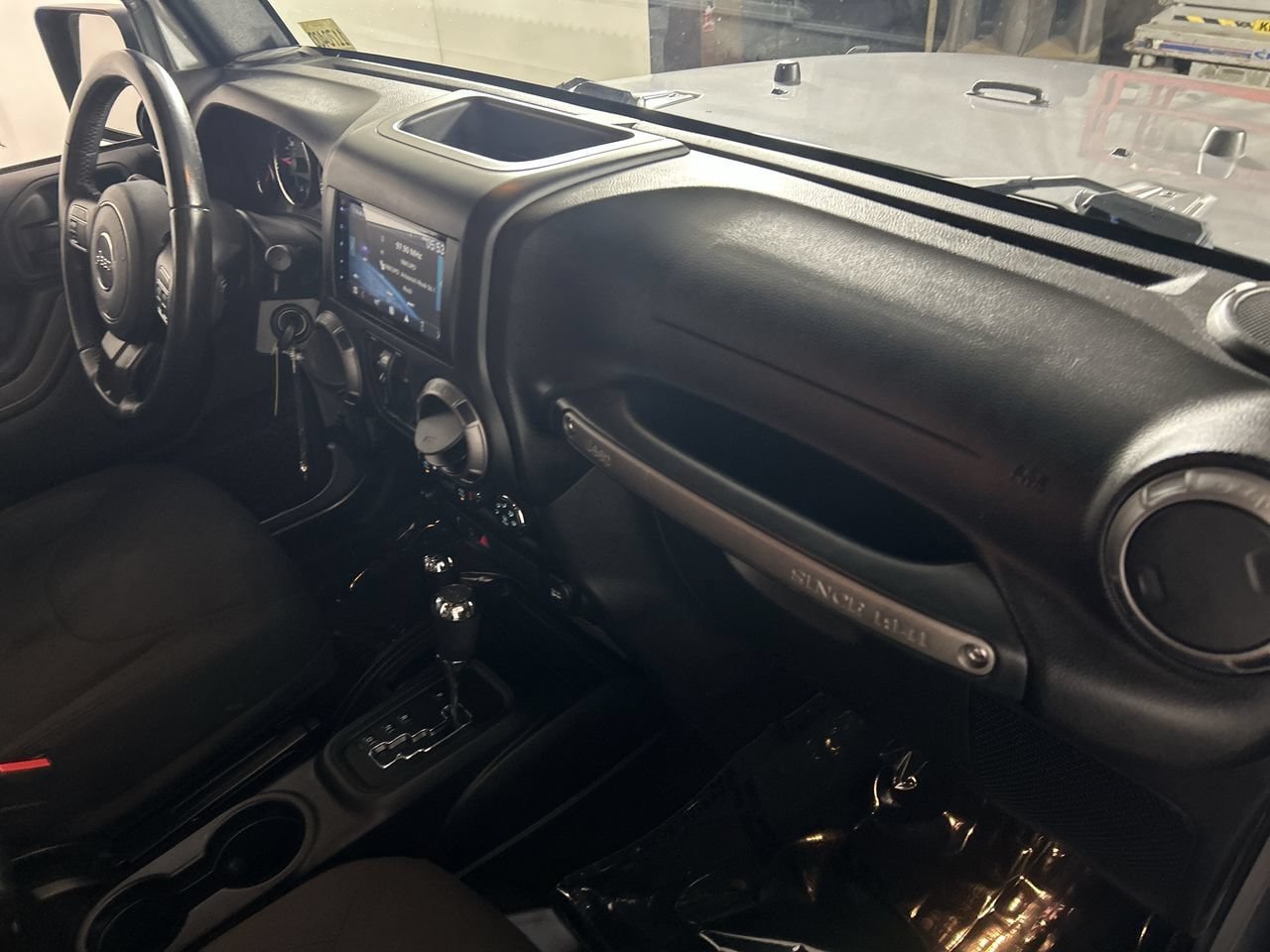 Used 2018 Jeep Wrangler Unlimited Sport S AWD/4WD image 26
