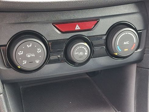 Used 2019 Subaru Crosstrek 2.0i Premium AWD/4WD image 17