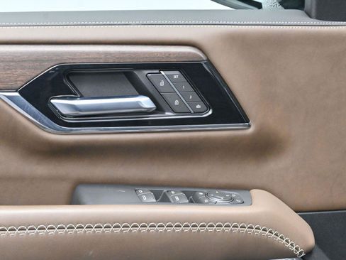 Used 2025 GMC Yukon XL Denali Ultimate w/ LPO, Floor Liner Package image 14