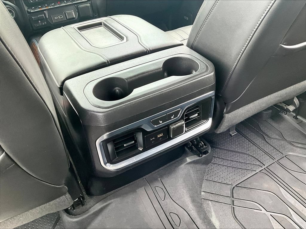 Used 2019 Chevrolet Silverado 1500 High Country w/ Technology Package AWD/4WD image 13