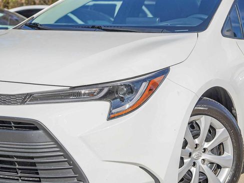 Used 2024 Toyota Corolla LE image 3