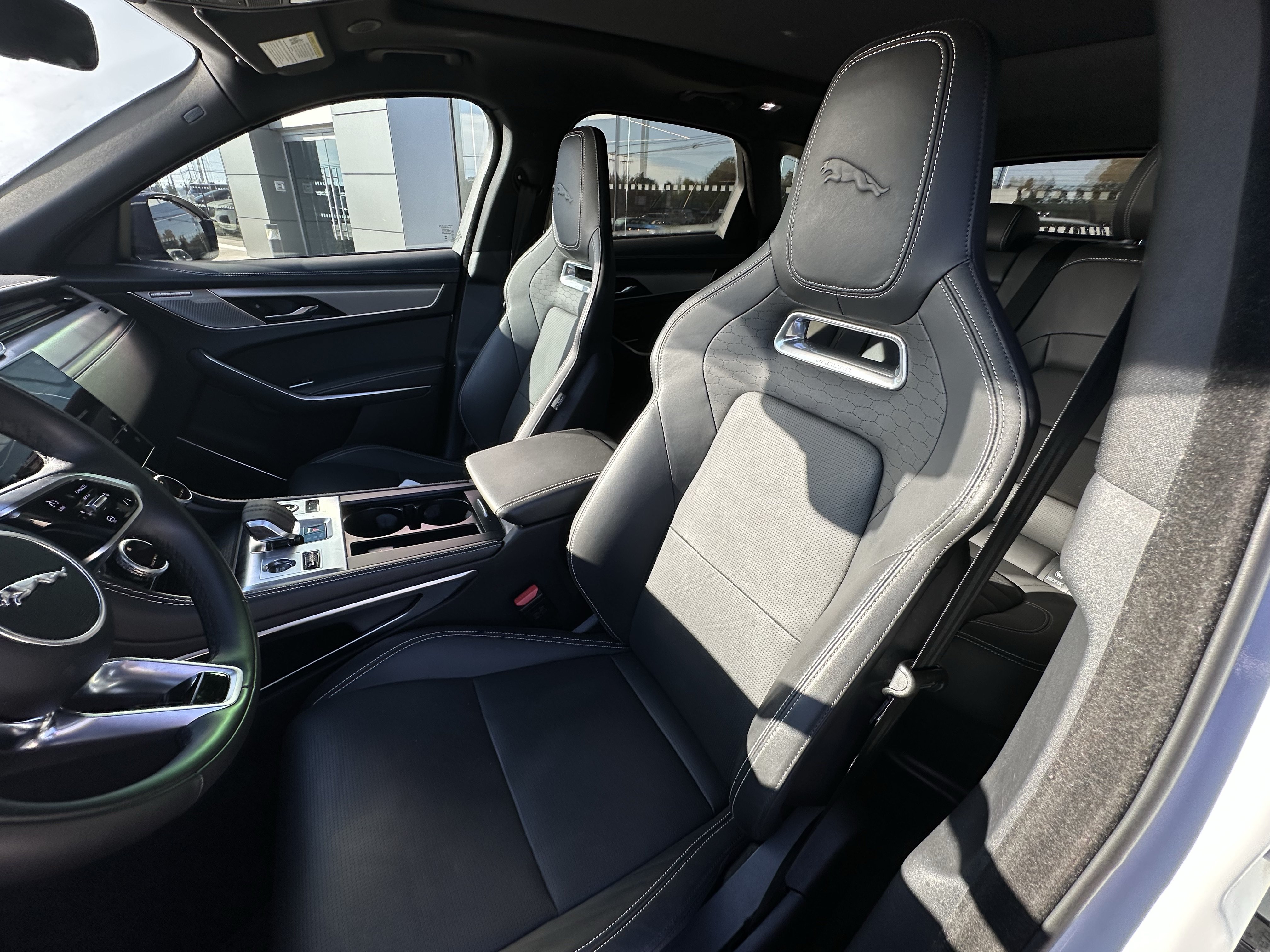 Certified 2026 Jaguar F-PACE R-Dynamic S AWD/4WD image 17