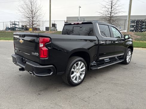 Used 2024 Chevrolet Silverado 1500 High Country w/ Technology Package image 9