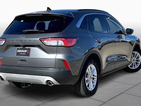 Used 2021 Ford Escape SE image 13