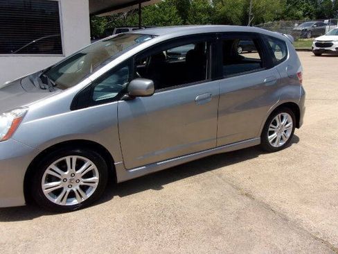 Used 2010 Honda Fit Sport image 2