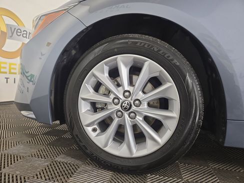 Used 2021 Toyota Corolla LE image 31