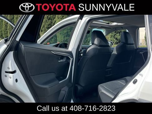 Used 2023 Toyota RAV4 XLE Premium image 5