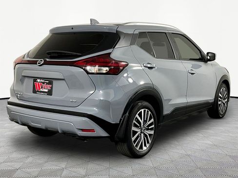 Used 2021 Nissan Kicks SV FWD image 6