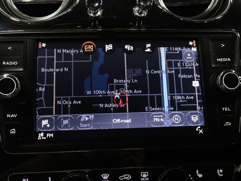 Used 2020 Bentley Bentayga Design Series image 15