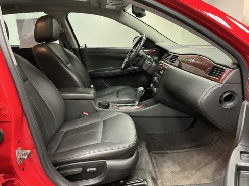 Used 2009 Chevrolet Impala LTZ FWD image 29