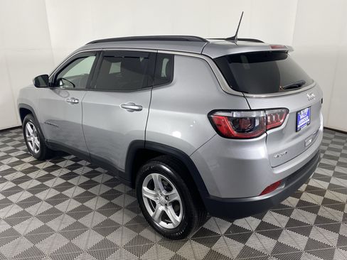Used 2023 Jeep Compass Latitude w/ Convenience Group AWD/4WD image 9