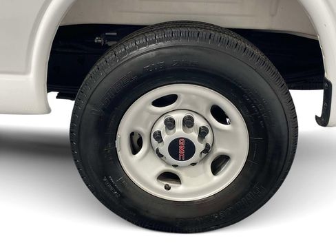 Used 2025 GMC Savana 2500 w/ Driver Convenience Package RWD image 9