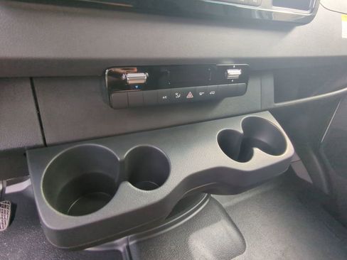 Used 2025 Mercedes-Benz Sprinter 2500 image 7