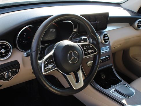 Used 2021 Mercedes-Benz GLC 300 4MATIC image 9
