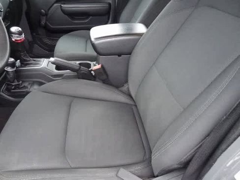 Used 2019 Jeep Wrangler Unlimited Sport image 10