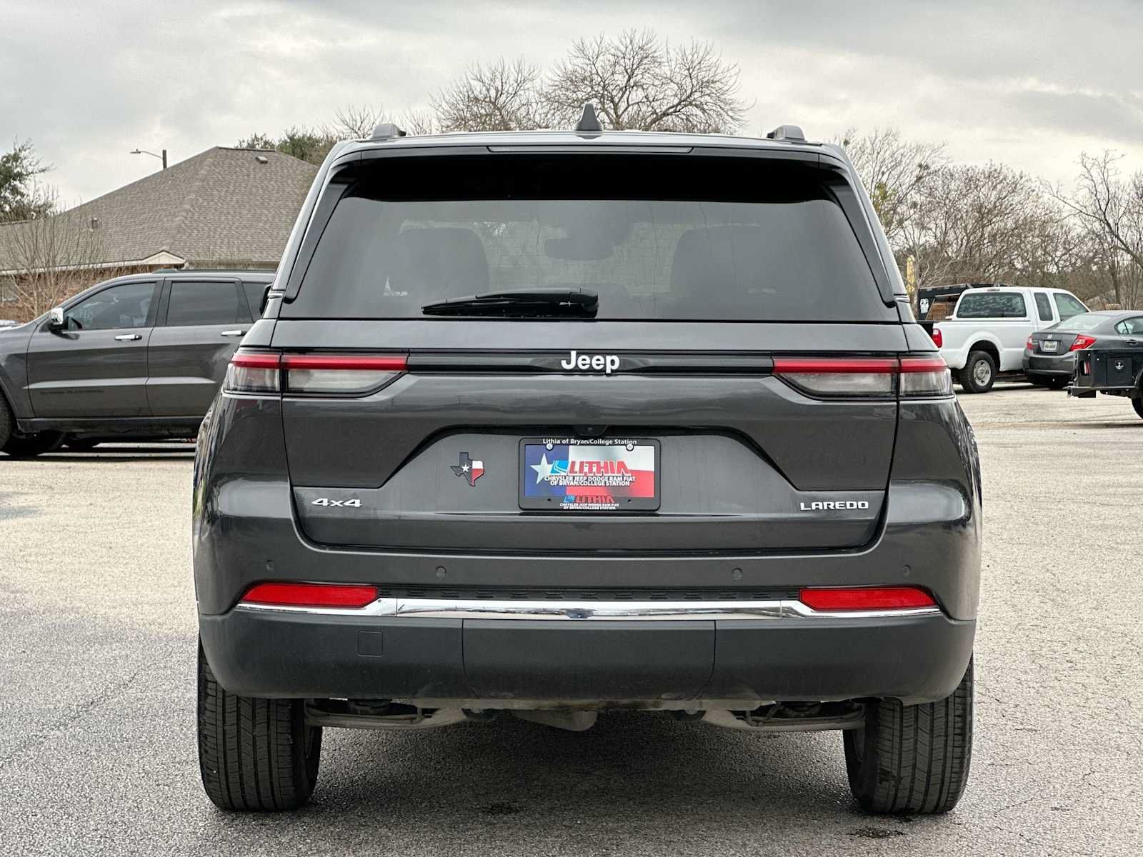 Used 2024 Jeep Grand Cherokee Laredo X w/ Trailer Tow Package AWD/4WD image 14