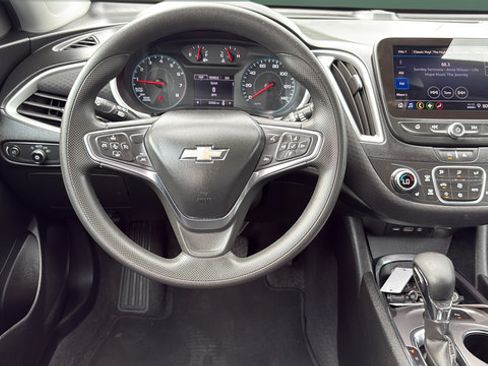 Used 2025 Chevrolet Malibu LT FWD image 20
