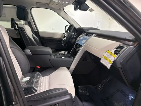 New 2026 Land Rover Discovery Dynamic SE AWD/4WD image 25