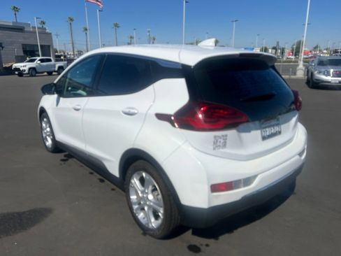 Used 2017 Chevrolet Bolt LT FWD image 4