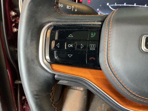Used 2023 Jeep Grand Wagoneer Series III AWD/4WD image 20