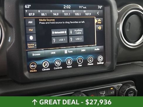 Used 2023 Jeep Wrangler Unlimited Sahara AWD/4WD image 26