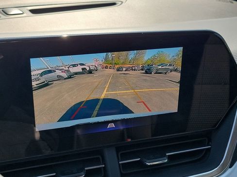 Certified 2025 Chevrolet Trax LT w/ LT Convenience Package FWD image 29