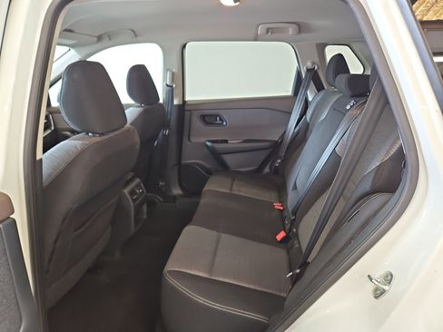 Used 2021 Nissan Rogue S image 15