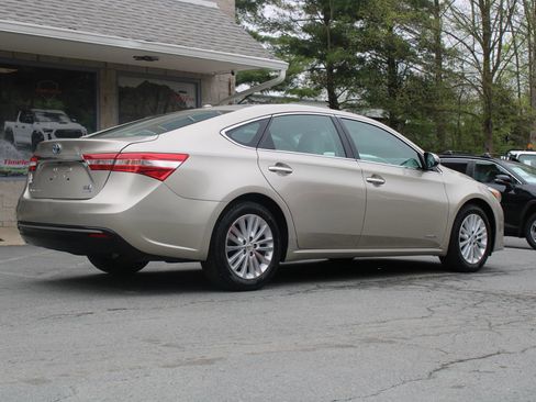 Used 2015 Toyota Avalon XLE Touring FWD image 6